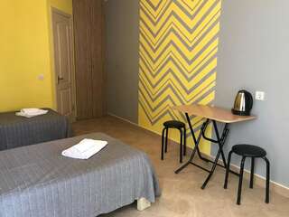 Гостевой дом Домик у Маяка б/о Прибой Саки Стандартный двухместный номер с 2 отдельными кроватями-3