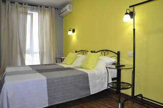 Гостевой дом Домик у Маяка б/о Прибой Саки Небольшой двухместный номер с 2 отдельными кроватями-5