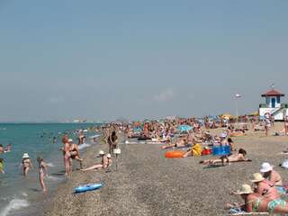 Гостевой дом Домик у Маяка б/о Прибой Саки Двухместный номер с двуспальной кроватью и дополнительной кроватью-3