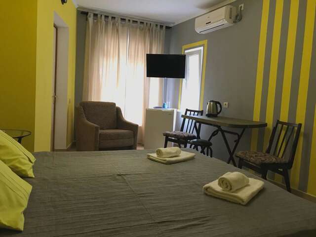 Гостевой дом Домик у Маяка б/о Прибой Саки-18